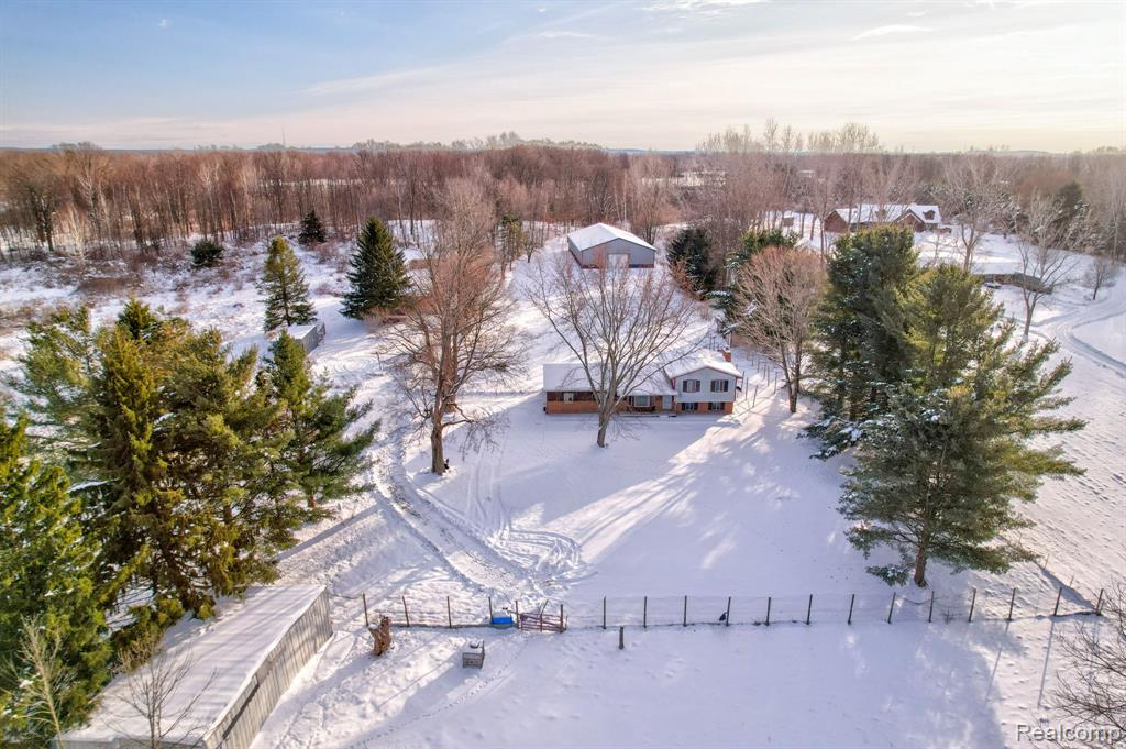 237 W Castle Road, Fostoria, MI 48435 — Photo 4