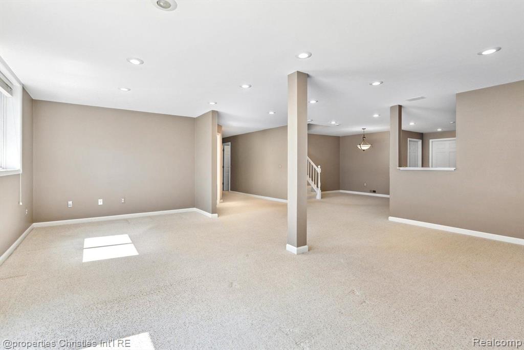 40611 PAISLEY Circle, Novi, MI 48377 — Photo 44