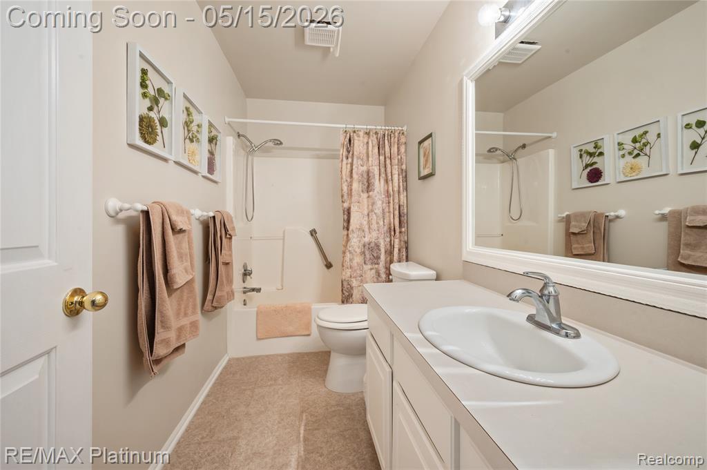 1270 Crystal Pointe Circle, Fenton, MI 48430 — Photo 24