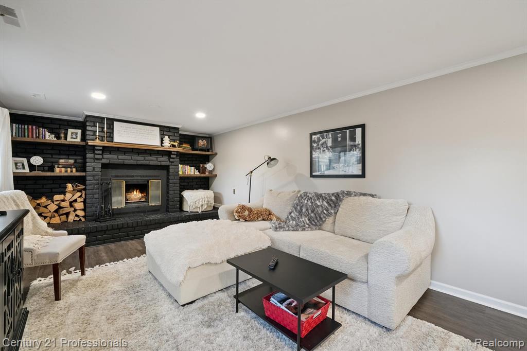 9024 Hubbard Street, Livonia, MI 48150 — Photo 30