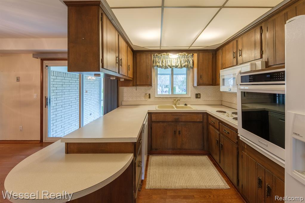 6769 DONNYBROOK Drive, Shelby Twp, MI 48316 — Photo 15