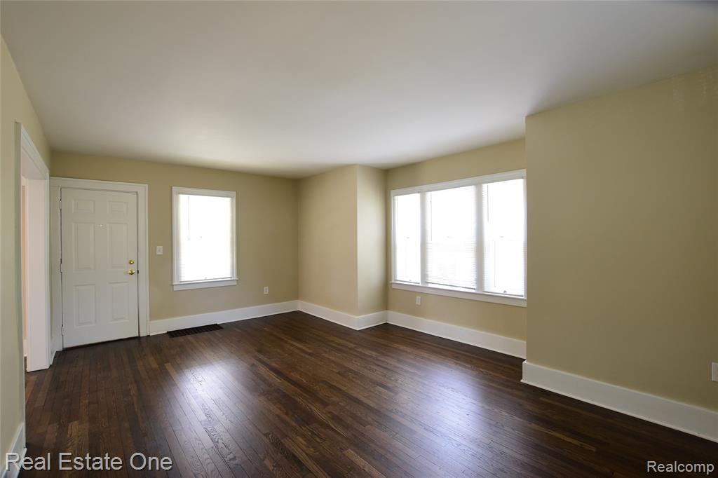 99 Chippewa Road, Pontiac, MI 48341 — Photo 7