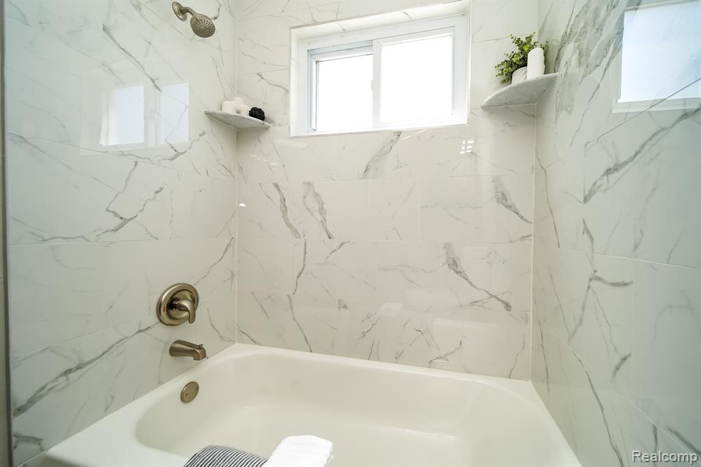 32100 Ruehle Avenue, Warren, MI 48093 — Photo 31