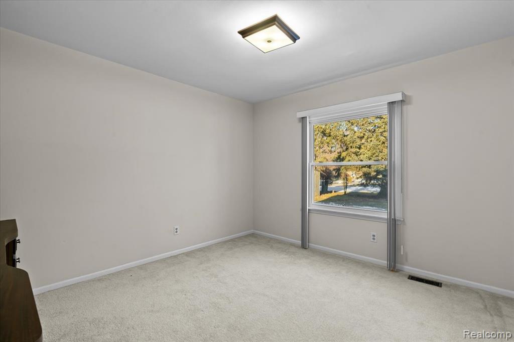 5394 Tequesta Drive, West Bloomfield, MI 48323 — Photo 22