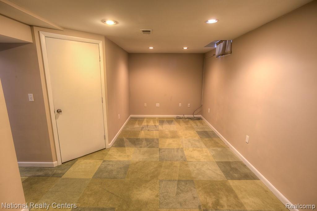 44800 Bayview Drive, Novi, MI — Photo 16