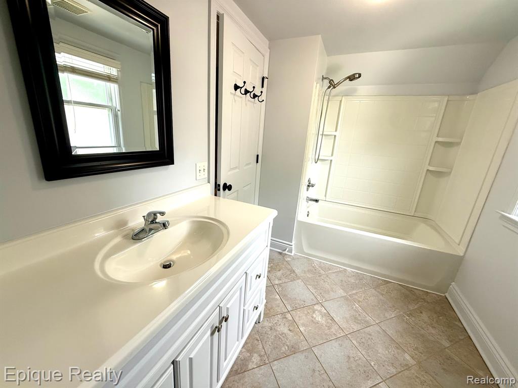 1846 Oakshire Avenue, Berkley, MI 48072 — Photo 29