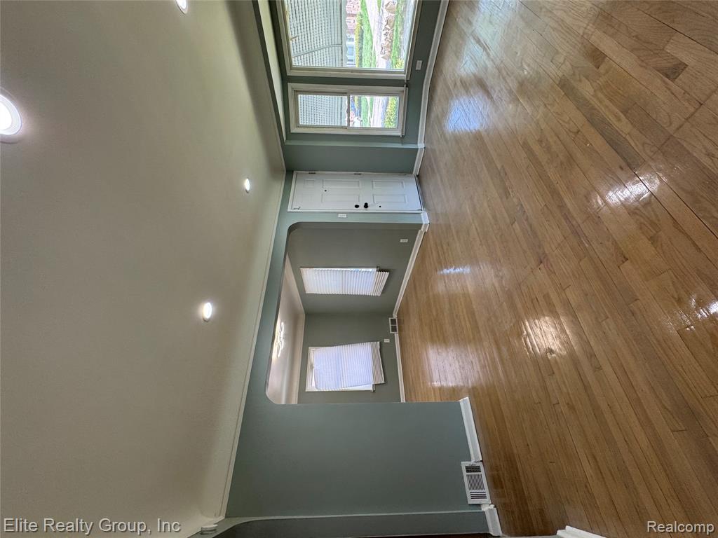 19351 Plainview Avenue W, Detroit, MI 48219 — Photo 3
