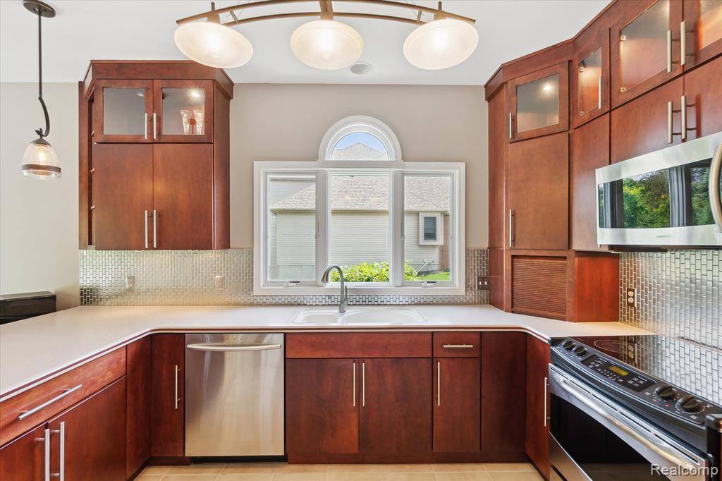 672 Morningside Drive, Grand Blanc, MI 48439 — Photo 20
