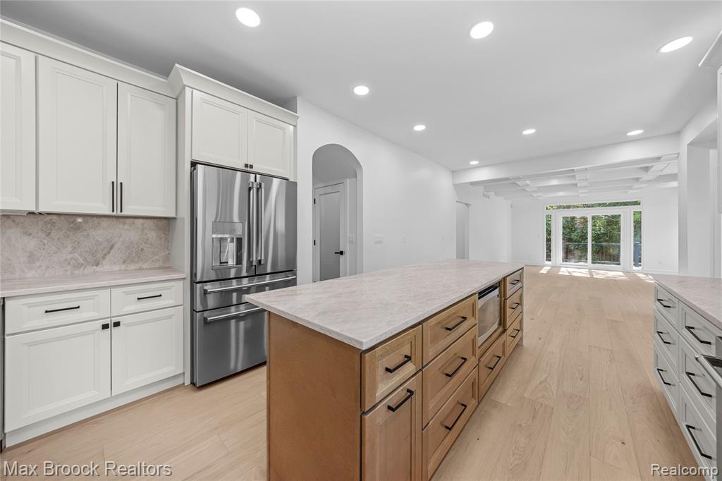 7219 Oakwood Drive, West Bloomfield, MI — Photo 18