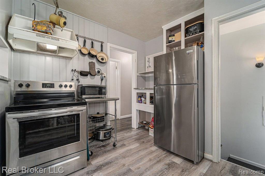 540 E CHESTERFIELD Street, Ferndale, MI 48220 — Photo 5