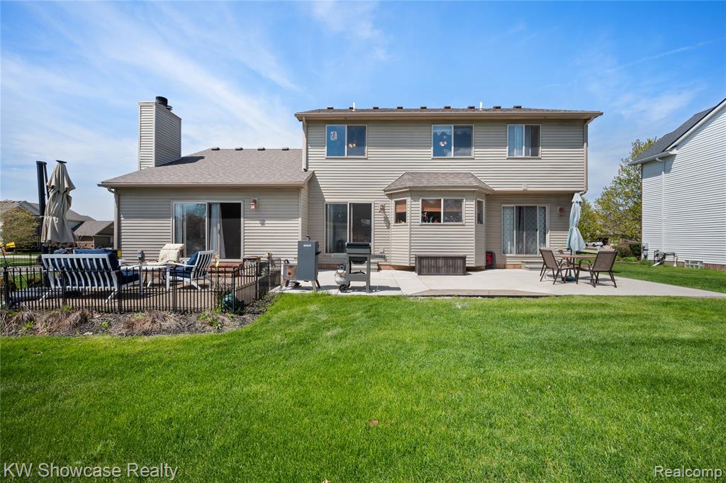 58767 Hunters Court, South Lyon, MI 48178 — Photo 2