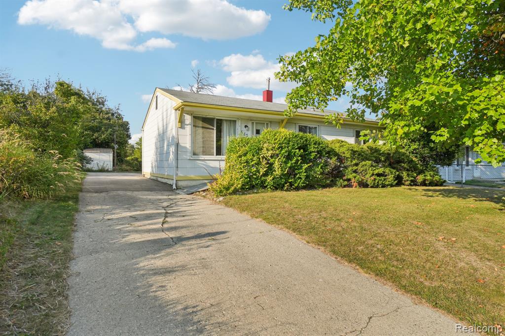 683 Clara Avenue, Pontiac, MI 48340 — front exterior