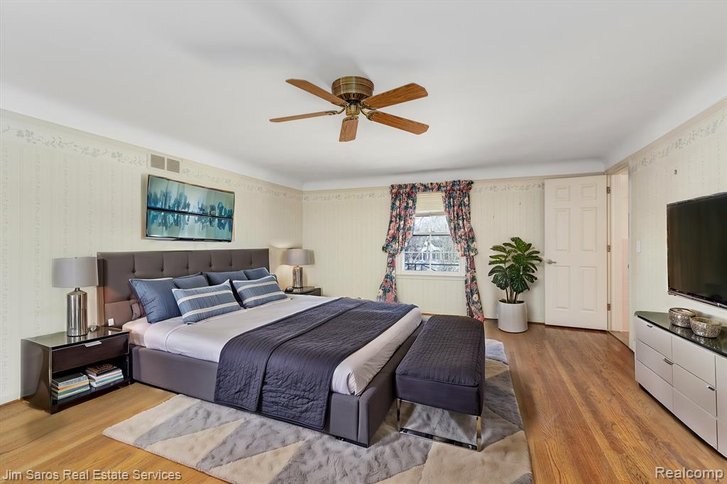 805 BALFOUR Street, Grosse Pointe Park, MI 48230 — Photo 16