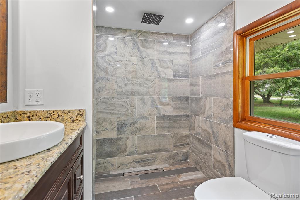 4408 S Lake Drive, Newport, MI 48166 — Photo 26