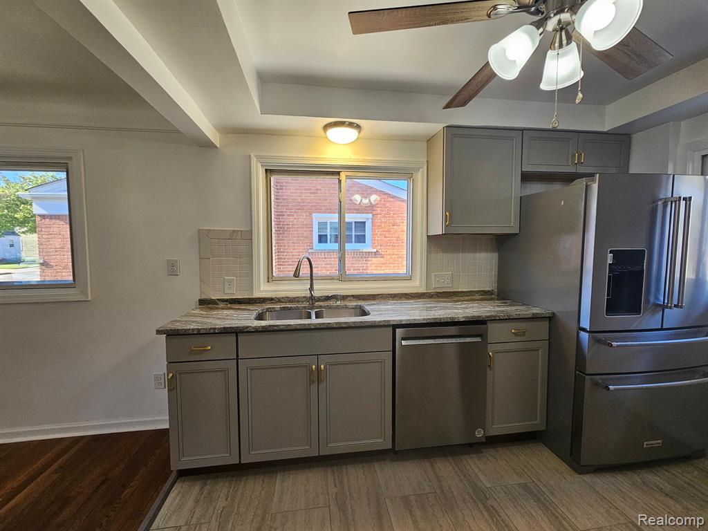4055 17TH Street, Wyandotte, MI 48192 — Photo 14