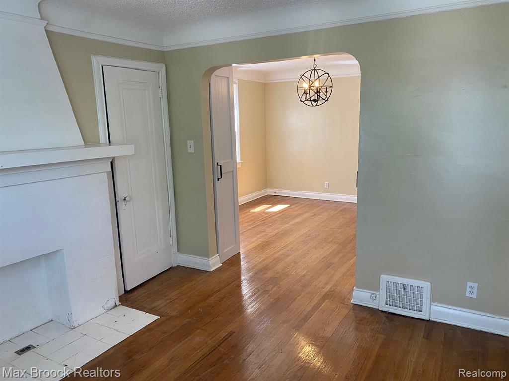 6127 GRAYTON Street, Detroit, MI 48224 — Photo 10