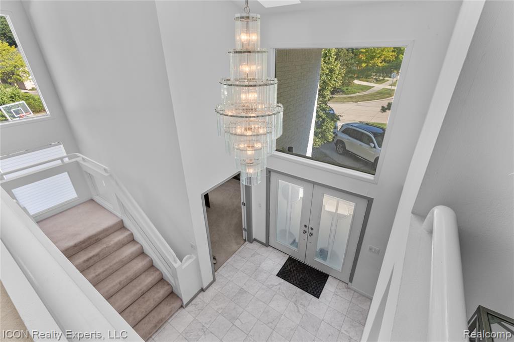 5727 Royal Wood, West Bloomfield, MI — Photo 28