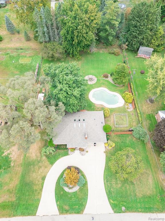8871 SUNCREST Drive, Sterling Heights, MI 48314 — Photo 6
