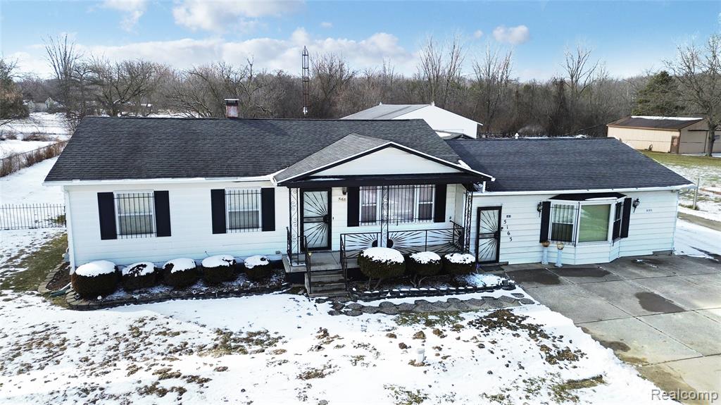 5163 N Linden Road, Flint, MI 48504 — front exterior