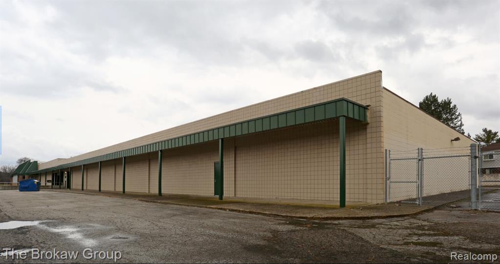 5446 DIXIE Highway, Saginaw, MI 48601 — Photo 2