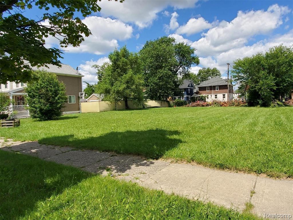 690 W PHILADELPHIA Street, Detroit, MI 48202 — Photo 4