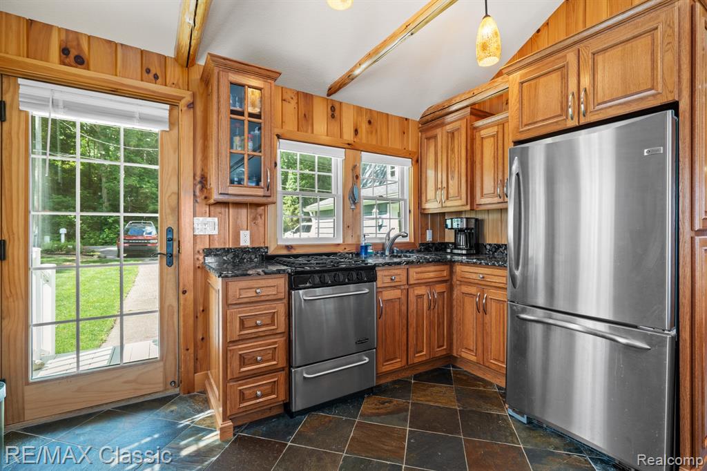 5286 Edgelake Drive, Pinckney, MI 48169 — Photo 15