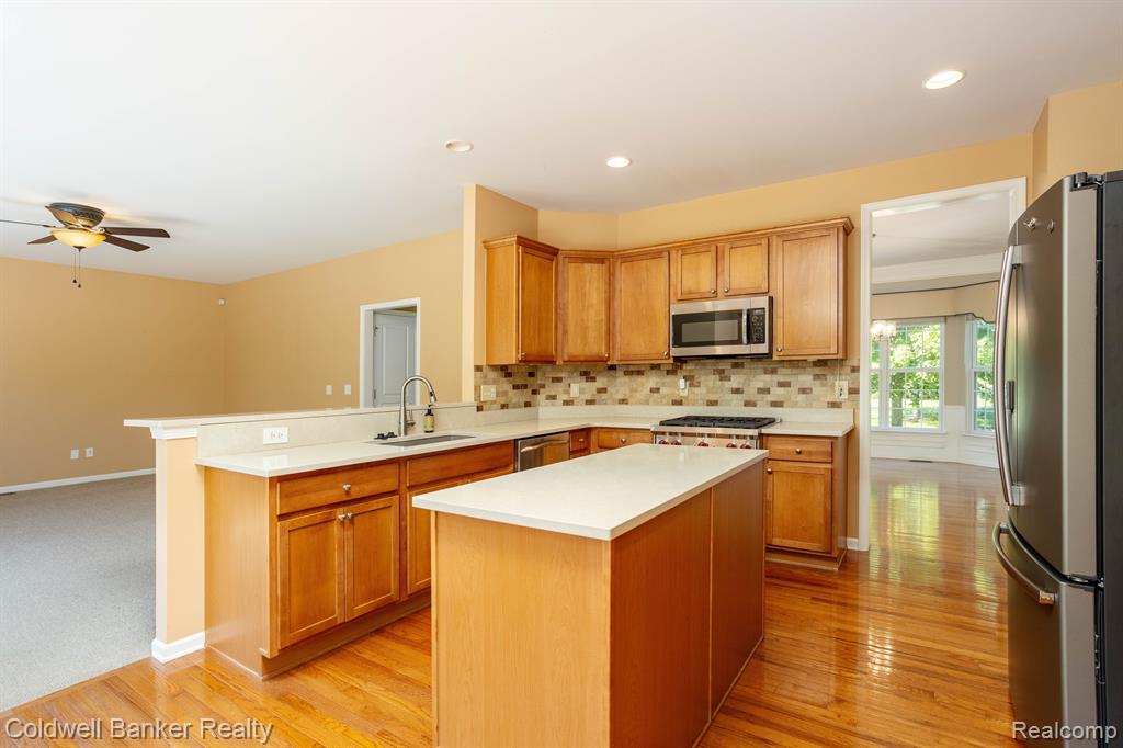 50154 BLACK HORSE Lane SW, Canton, MI 48188 — Photo 13