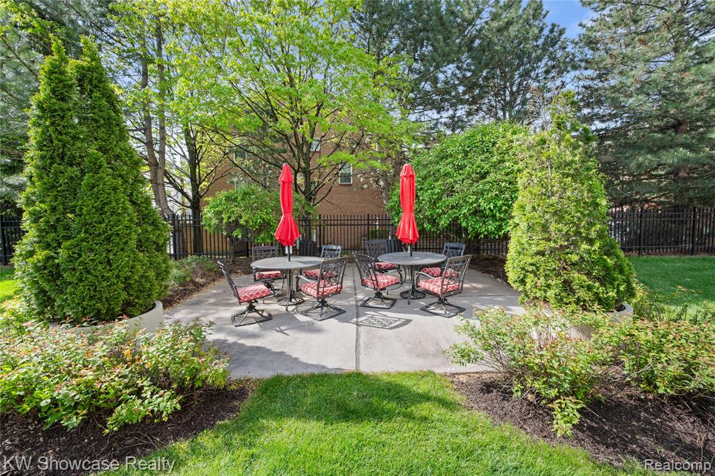 5000 Town Center Center, 703, Southfield, MI 48075 — Photo 34