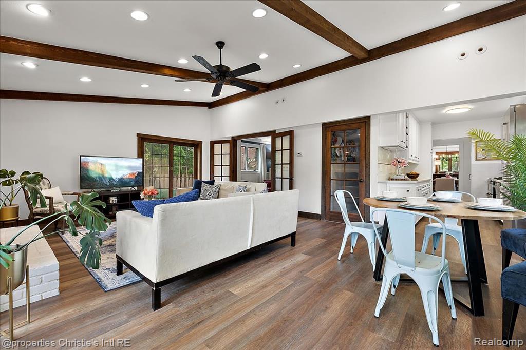 676 Washington Road, Grosse Pointe, MI 48230 — Photo 14