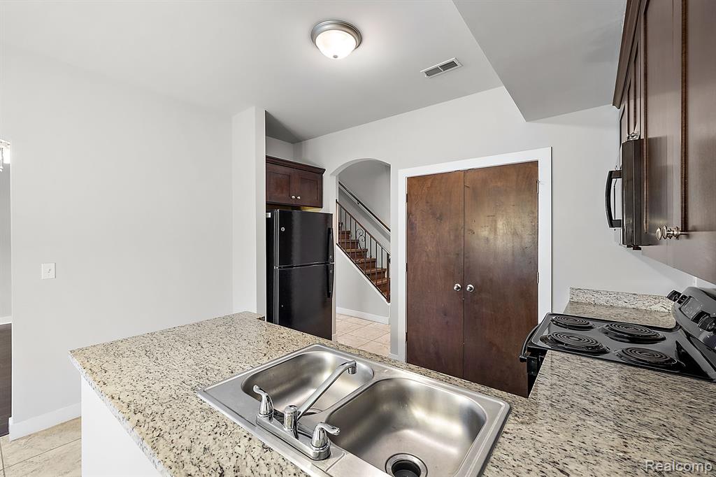 6235 Windemere Lane, Utica, MI 48316 — Photo 20
