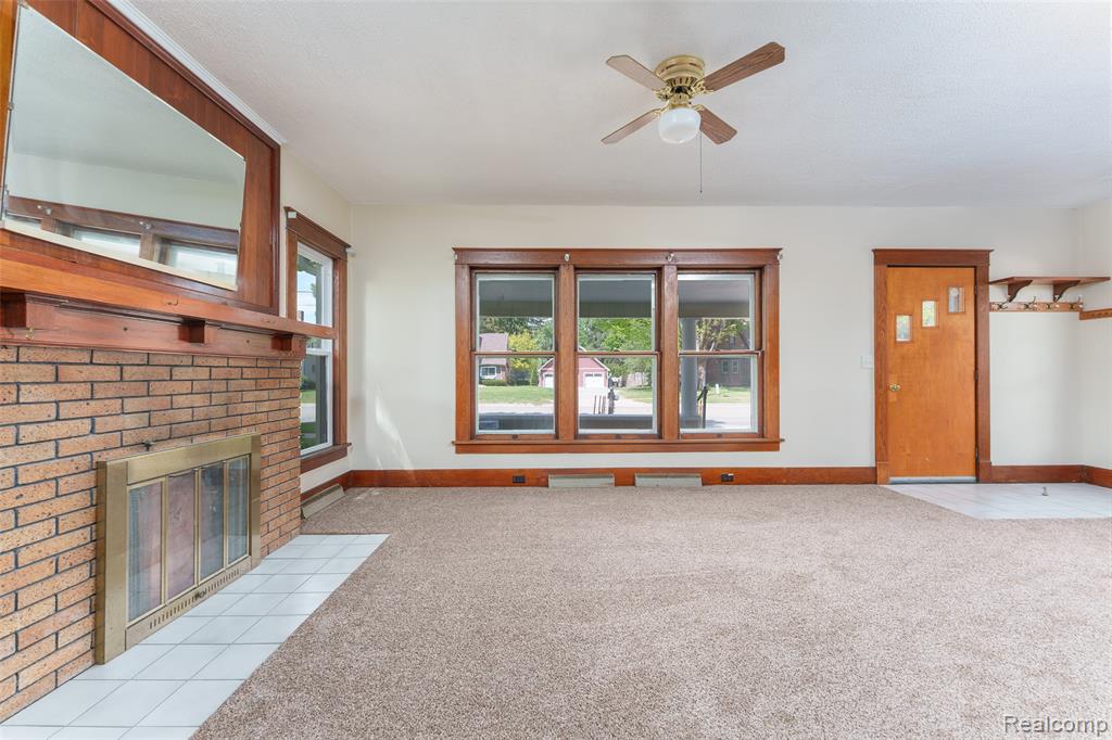 712 E Grand River Avenue, Fowlerville, MI 48836 — Photo 4
