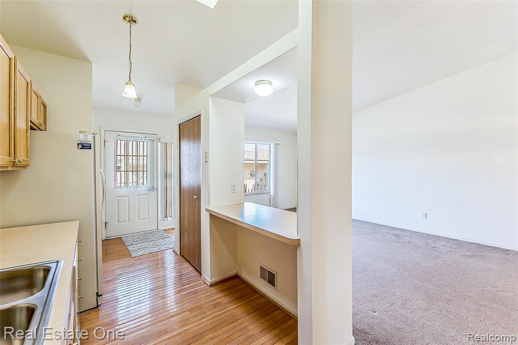 62181 ARLINGTON CIRCLE, 4, South Lyon, MI 48178 — Photo 9