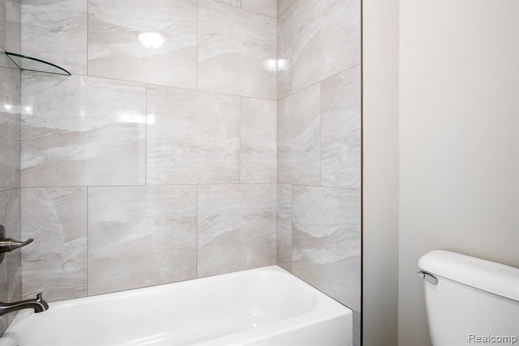 54630 Brenda Drive, Macomb, MI 48042 — Photo 45