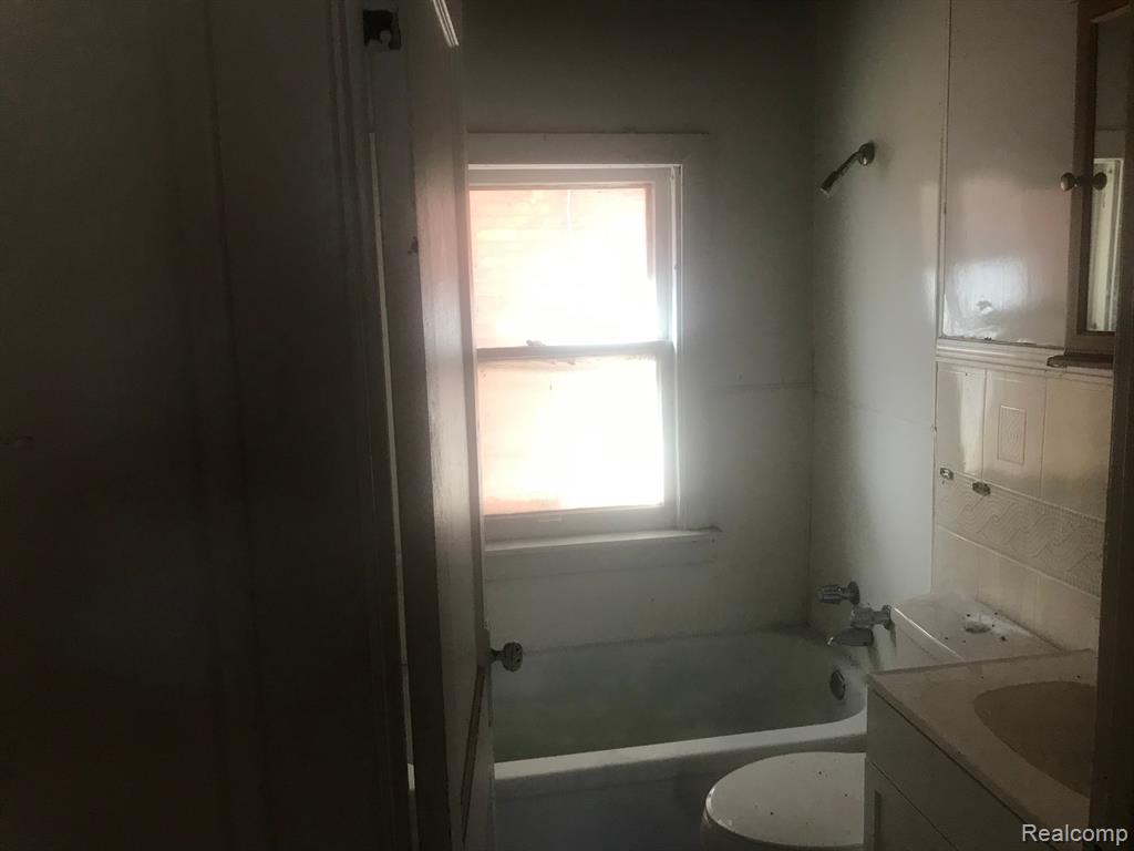 5200 MAPLEWOOD Street, Detroit, MI 48204 — Photo 15