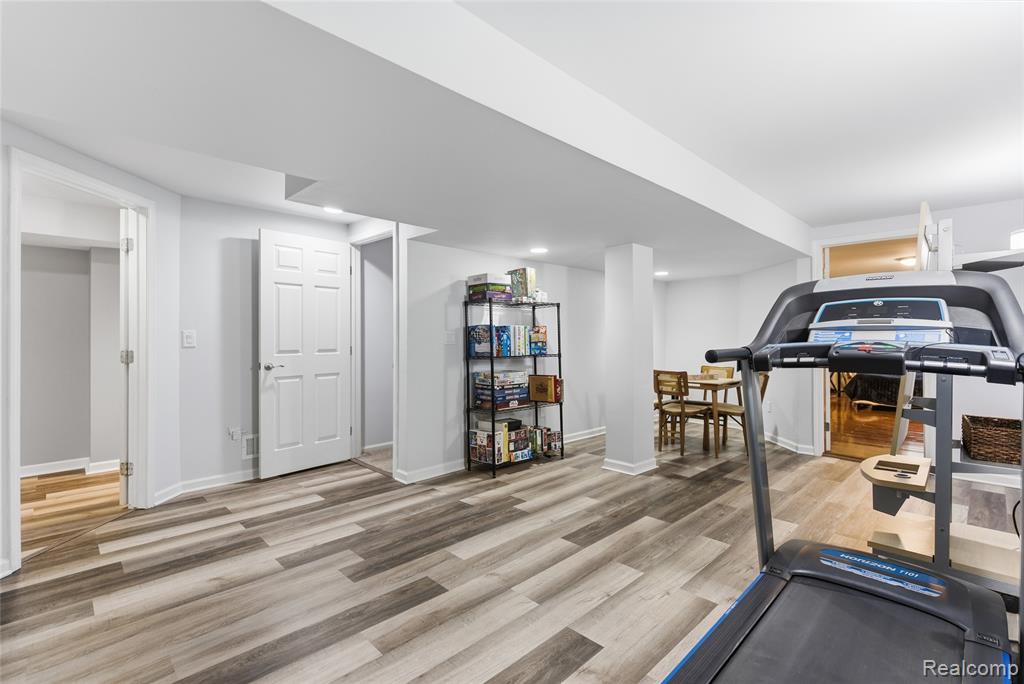7095 Elmwood Drive, Grand Blanc, MI 48439 — Photo 34