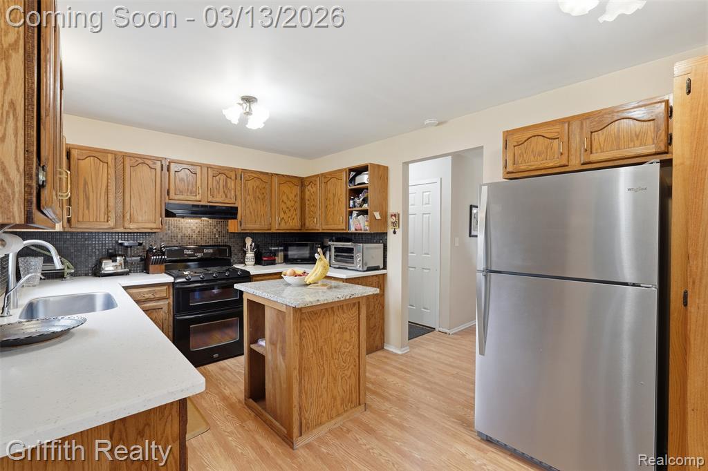 886 Alpine Drive, Brighton, MI 48116 — Photo 7
