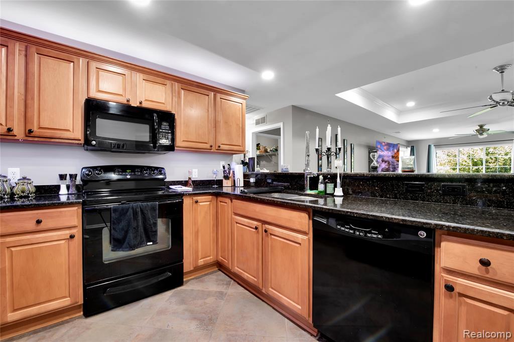 6933 Boulder Pointe Drive, Washington, MI — Photo 10