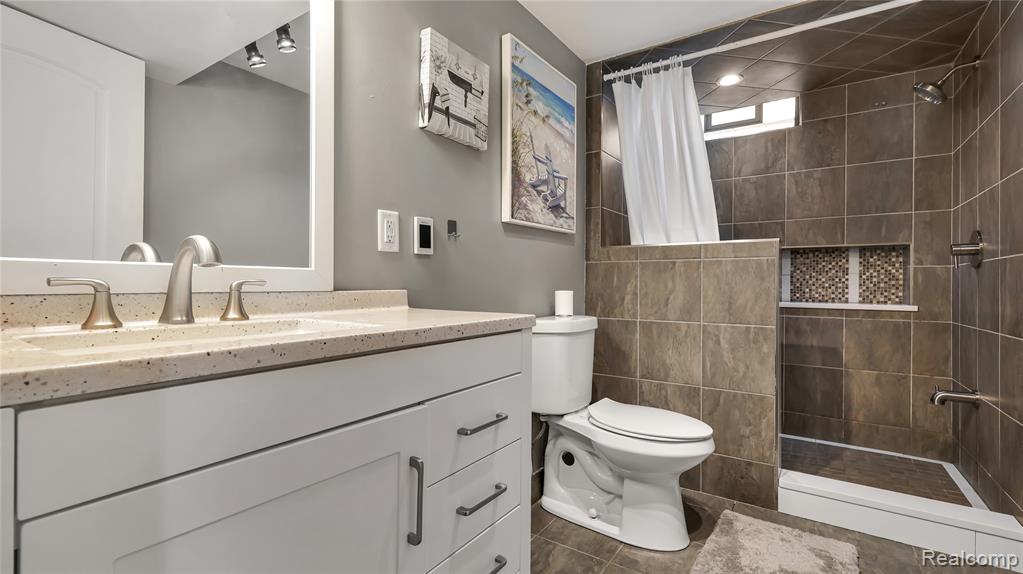 40444 Harmon Drive, Sterling Heights, MI 48310 — Photo 14