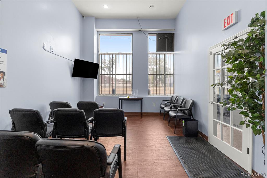 13403 W 7 Mile Road - Photo 3