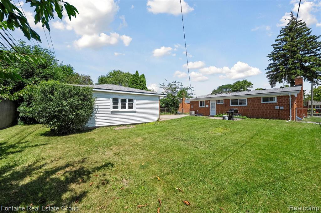 8657 Mercedes Street, Dearborn Heights, MI 48127 — Photo 38