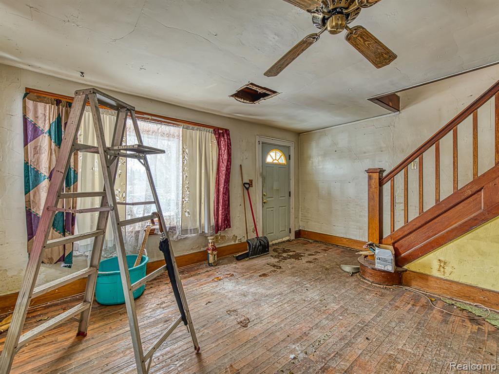 547 Pine Street, Wyandotte, MI 48192 — Photo 5