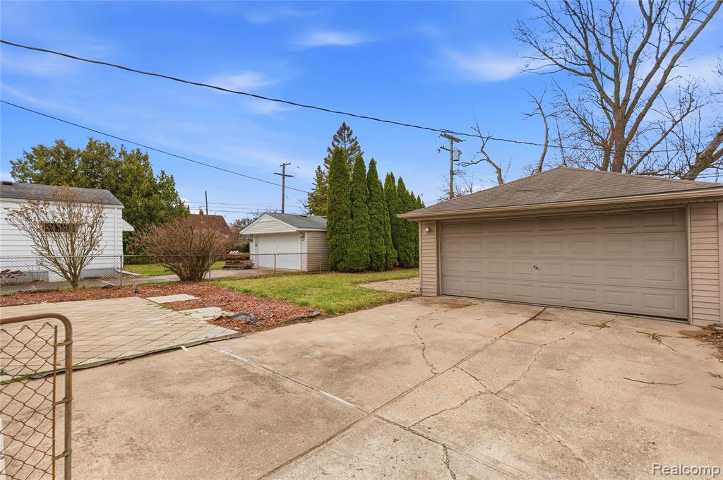 6457 Deering Street, Garden City, MI — Photo 32