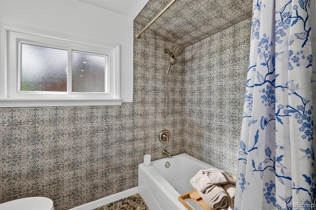 1717 Triangle Lake Road, Howell, MI 48843 — Photo 52