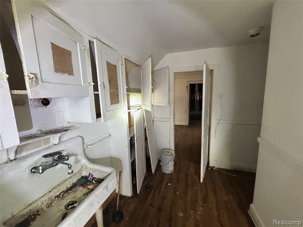 5050 Seminole Street, Detroit, MI 48213 — Photo 34