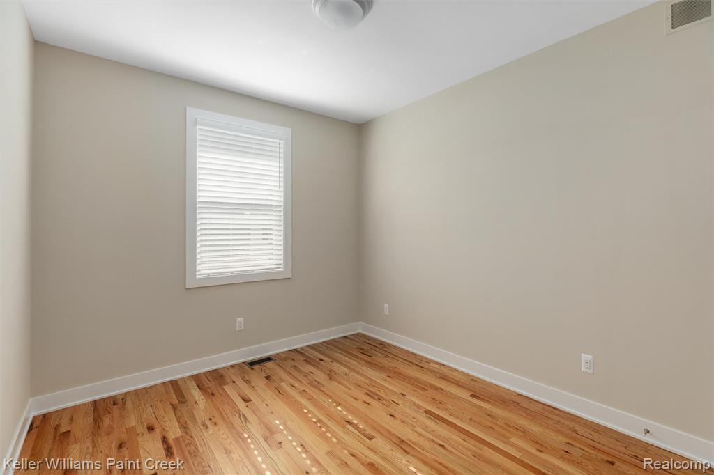 7955 Jordan Drive, Waterford, MI 48327 — Photo 22