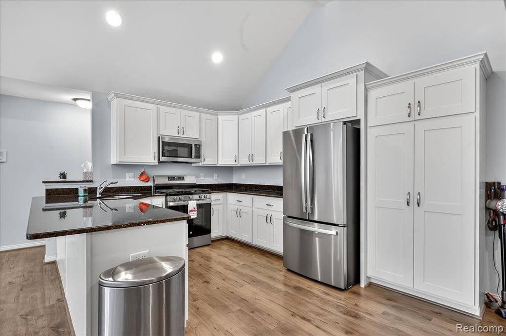 7888 Marie Drive, Shelby Twp, MI 48316 — Photo 5