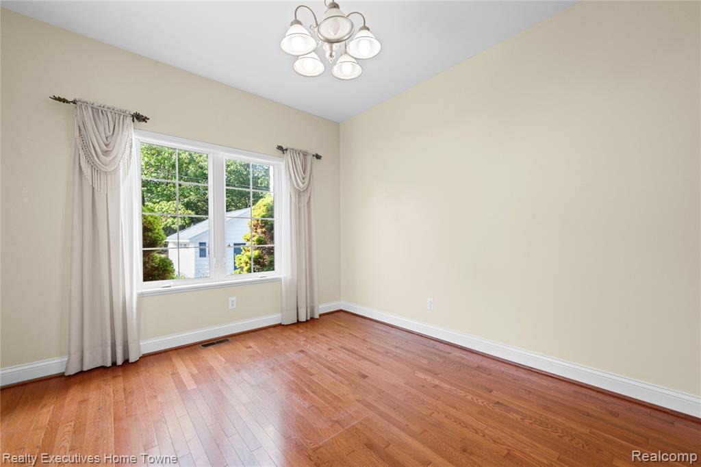 5802 Lakeshore Road, Fort Gratiot, MI 48059 — Photo 23