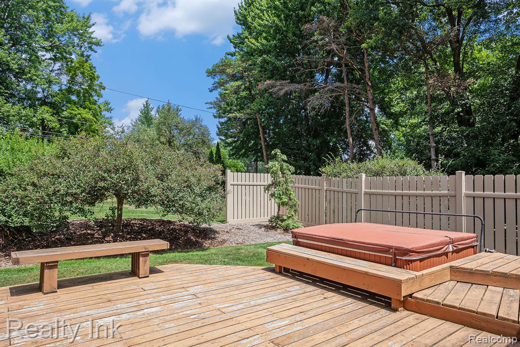 458 Shagbark Drive, Rochester Hills, MI 48309 — Photo 13
