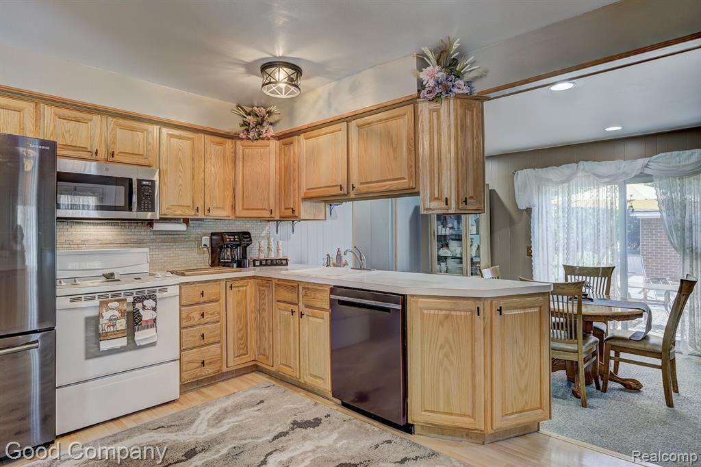 4615 FRAZHO Road, Warren, MI 48091 — Photo 10