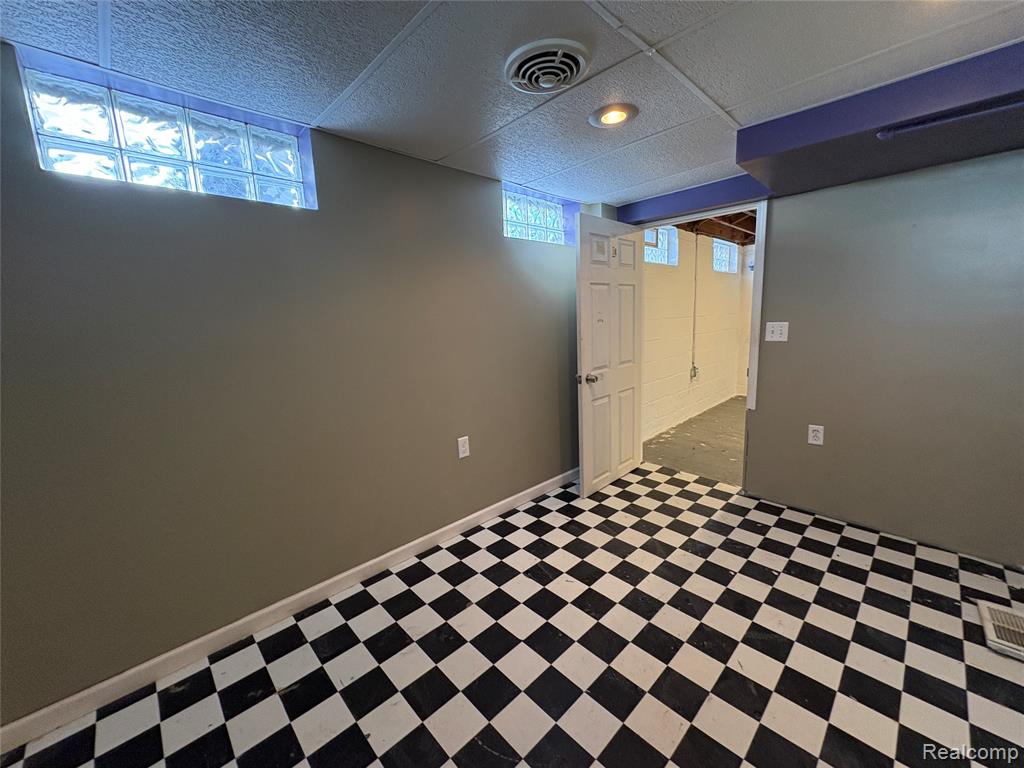 4216 Syracuse Street, Dearborn Heights, MI 48125 — Photo 30